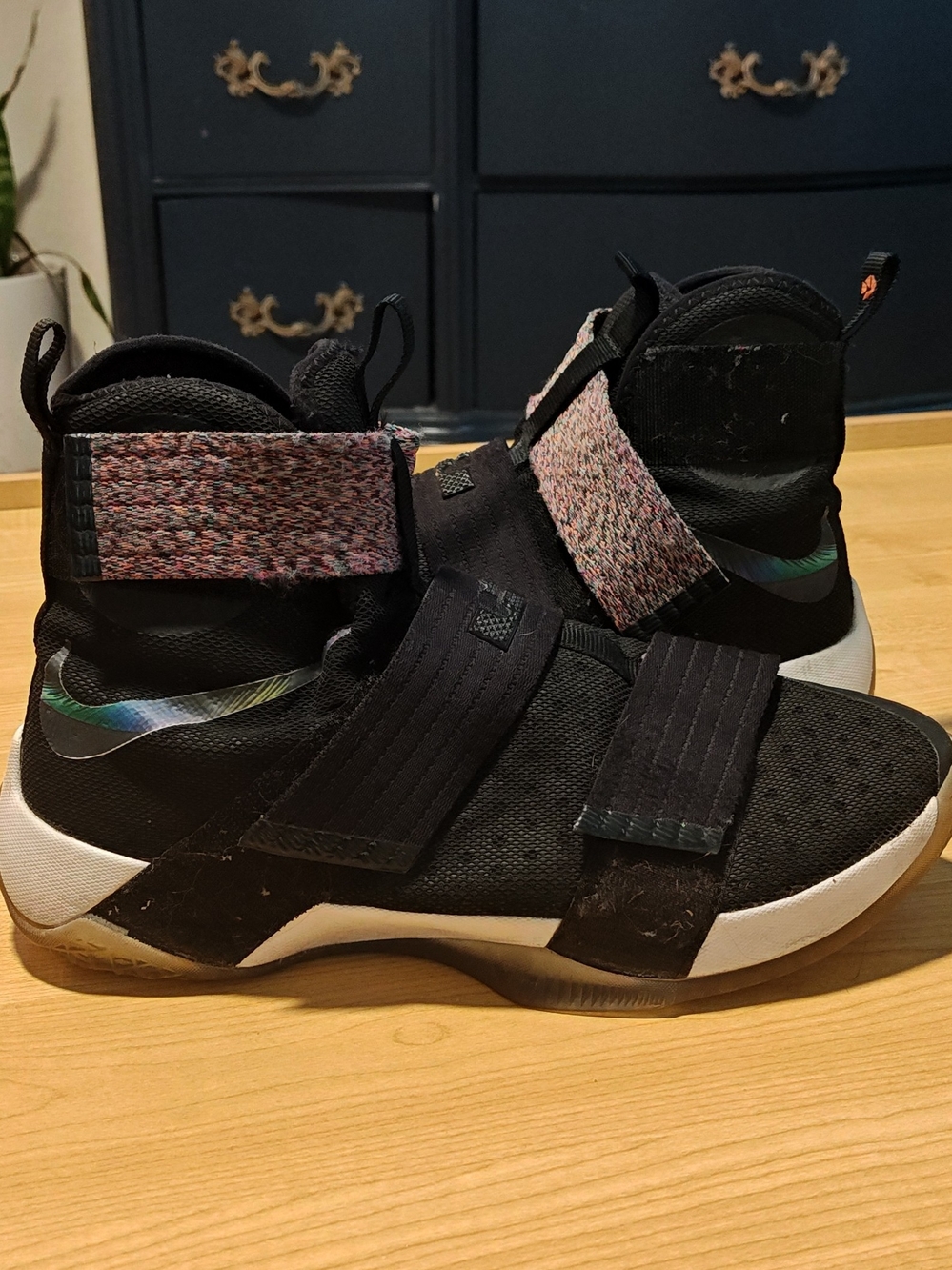 Men’s Nike LeBron Soldier  Size 10.5 ,